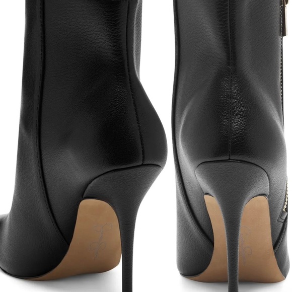 Chelsia Stiletto Bootie
JESSICA SIMPSON - Picture 4 of 6